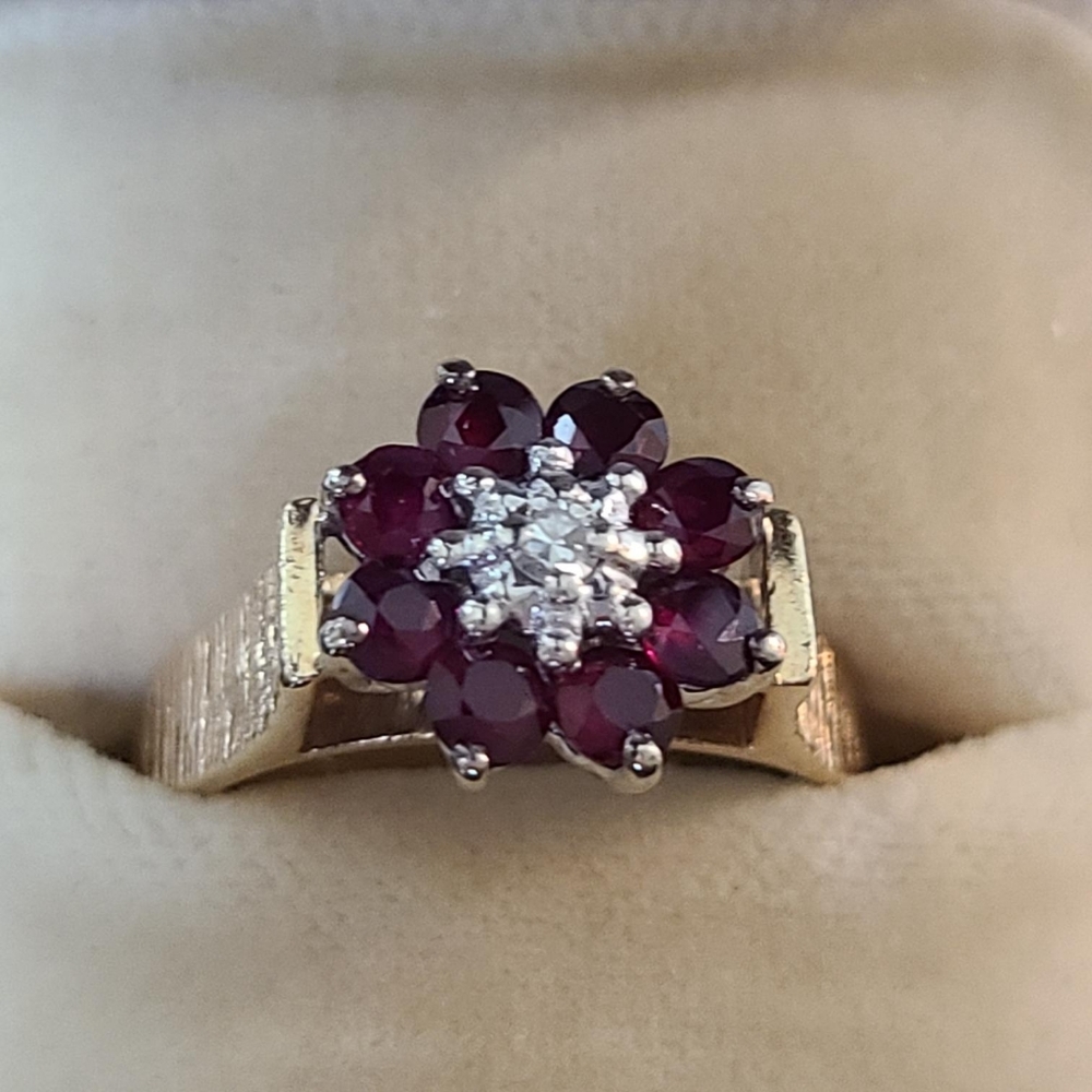 Vintage Gold Ruby and Diamond Ring (Size 6)